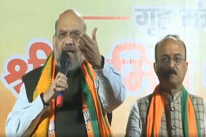 Choose between a dharna government or one that’ll protect you: Amit Shah