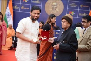 Acharya Balakrishna receives Champions of Change award