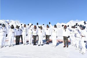 Army chief General MM Naravane visits Siachen glacier, pays tribute at war memorial