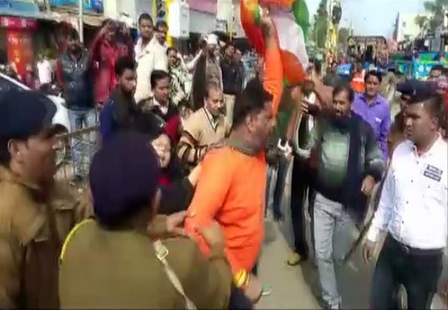 Clash erupts between police, BJP workers in MP's Rajgarh