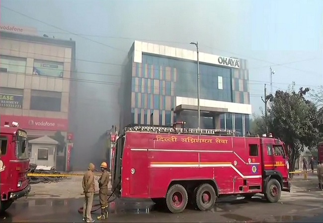Delhi: Fire breaks out at factory in Peeragarhi, several trapped after building collapses