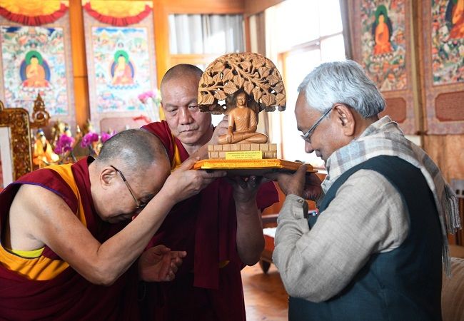 Nitish Kumar meets Dalai Lama in Bodh Gaya