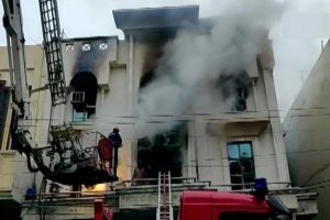 Fire breaks out in Patparganj Industrial Area of East Delhi, 1 dead