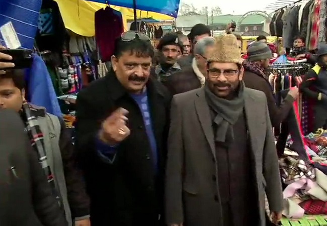 Naqvi interacts with locals in Srinagar, says there's positive environment