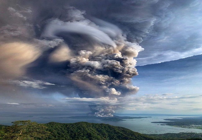 Philippines on alert: Volcano spews ash, prompting evacuations and airport closure