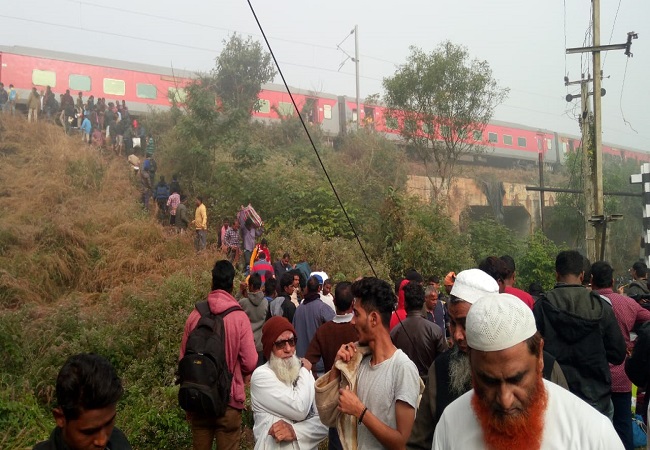 20 injured after 7 coaaches of Lokmanya Tilak Express derail in Odisha