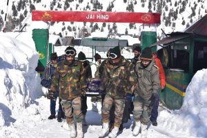 Indian Army evacuates critically ill pregnant woman in Kashmir