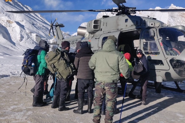 IAF rescues stranded in Ladakh ----