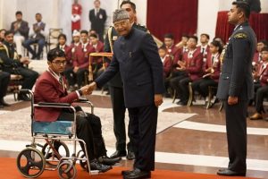 President gives National Bravery Award to 22 children