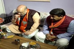 Amit Shah, Manoj Tiwari dine at OBC party worker’s residence