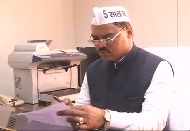 AAP replaces Jitender Singh Tomar with his wife from Tri Nagar for Delhi polls