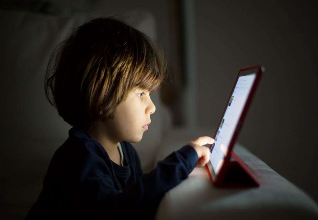 More screen time adversely affect development in children: Study