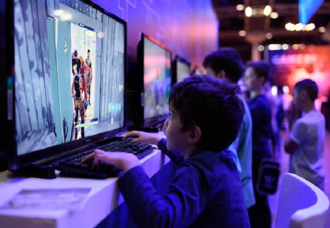 More screen time adversely affect development in children: Study