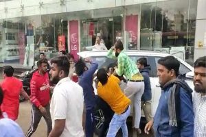 Clash erupts between ABVP, NSUI workers in Ahmedabad, 10 injured