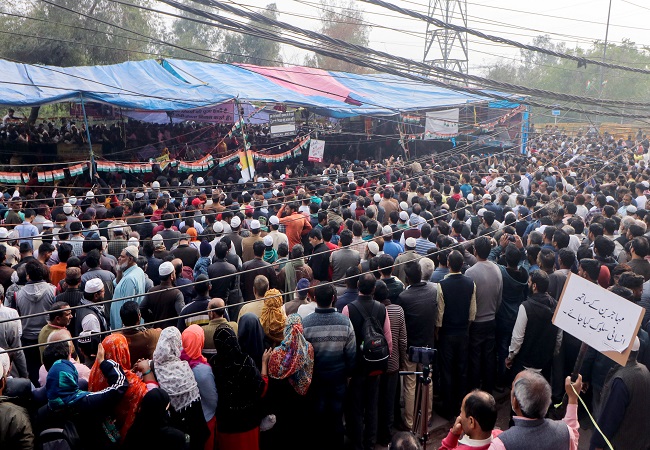 Won't accept mediators suggestion of meeting in groups, asserts protesters at Shaheen Bagh