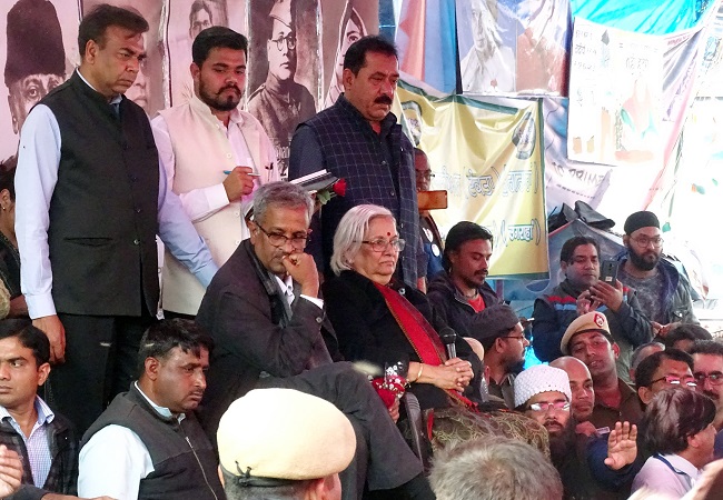 Won't accept mediators suggestion of meeting in groups, asserts protesters at Shaheen Bagh