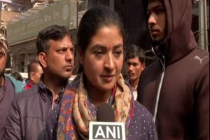 AAP worker abused me, says Alka Lamba after trying to slap him