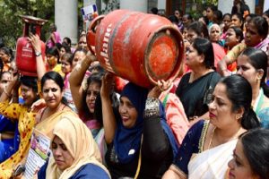 IN PICs: Youth Cong workers protest price-hike on LPG cylinders