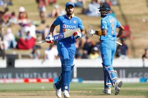 Iyer, Rahul power India to 347/4 against NZ in first ODI