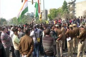 Protest erupt in Delhi against Shaheen Bagh sit-in