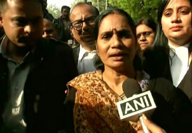 Nirbhaya's mother happy after HC order, says convicts should be hanged soon now