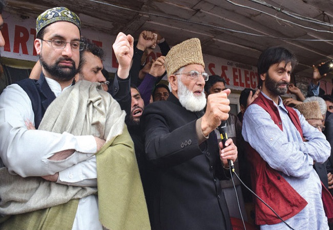 2 arrested from Syed Ali Shah Geelani's residence in Srinagar