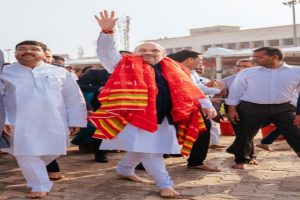 Amit Shah offers prayers at Jagannath Temple in Puri