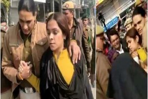 Burqa-clad political analyst ‘caught’ at Shaheen Bagh, protesters claim she was filming them