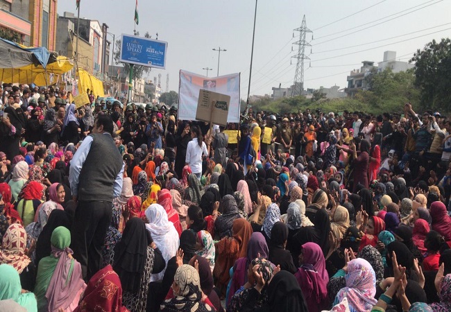 Hundreds come out to protest against CAA in Delhi’s Chand Bagh