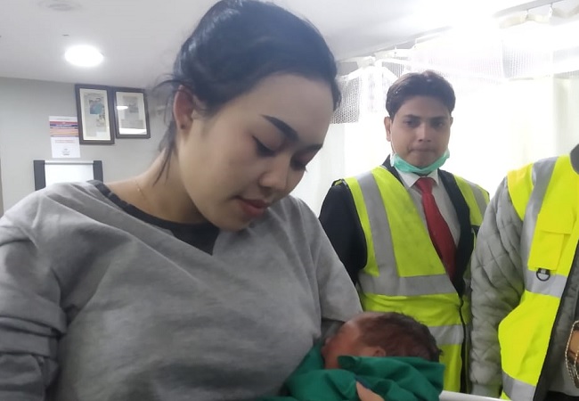 Thailand national gives birth during flight from Doha to Bangkok