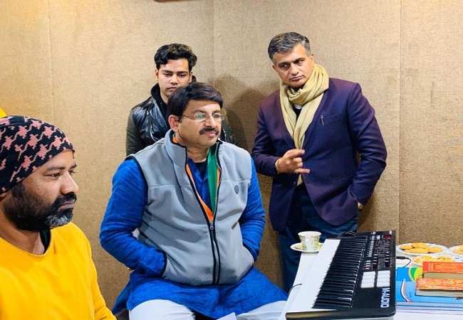 BJP MP Manoj Tiwari recording song for last phase of election campaign