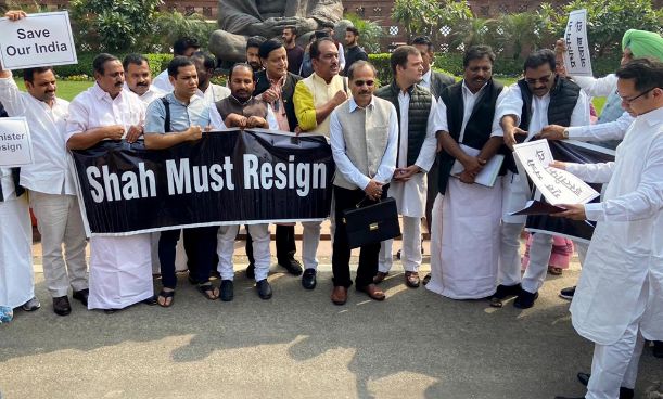 Congress MPs protest in Parliament premises against Delhi violence