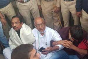 Digvijaya Singh, other leaders taken out of Amruthahalli Police Station in Bengaluru