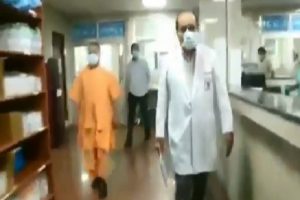 Yogi Adityanath visits SGPI’s trauma centre to review arrangements for COVID-19 patients
