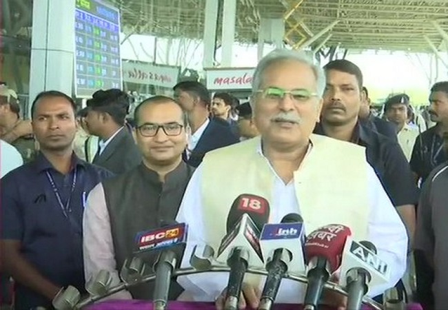 Bhupesh Baghel takes jibe at Scindia, says People leave by roaring and return to party by wagging their tails
