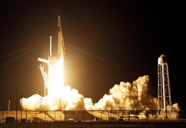 SpaceX to launch three space tourists to ISS next year