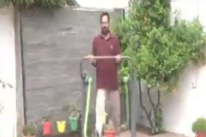 WATCH: This is how Mukhtar Abbas Naqvi keeps himself engaged during lockdown