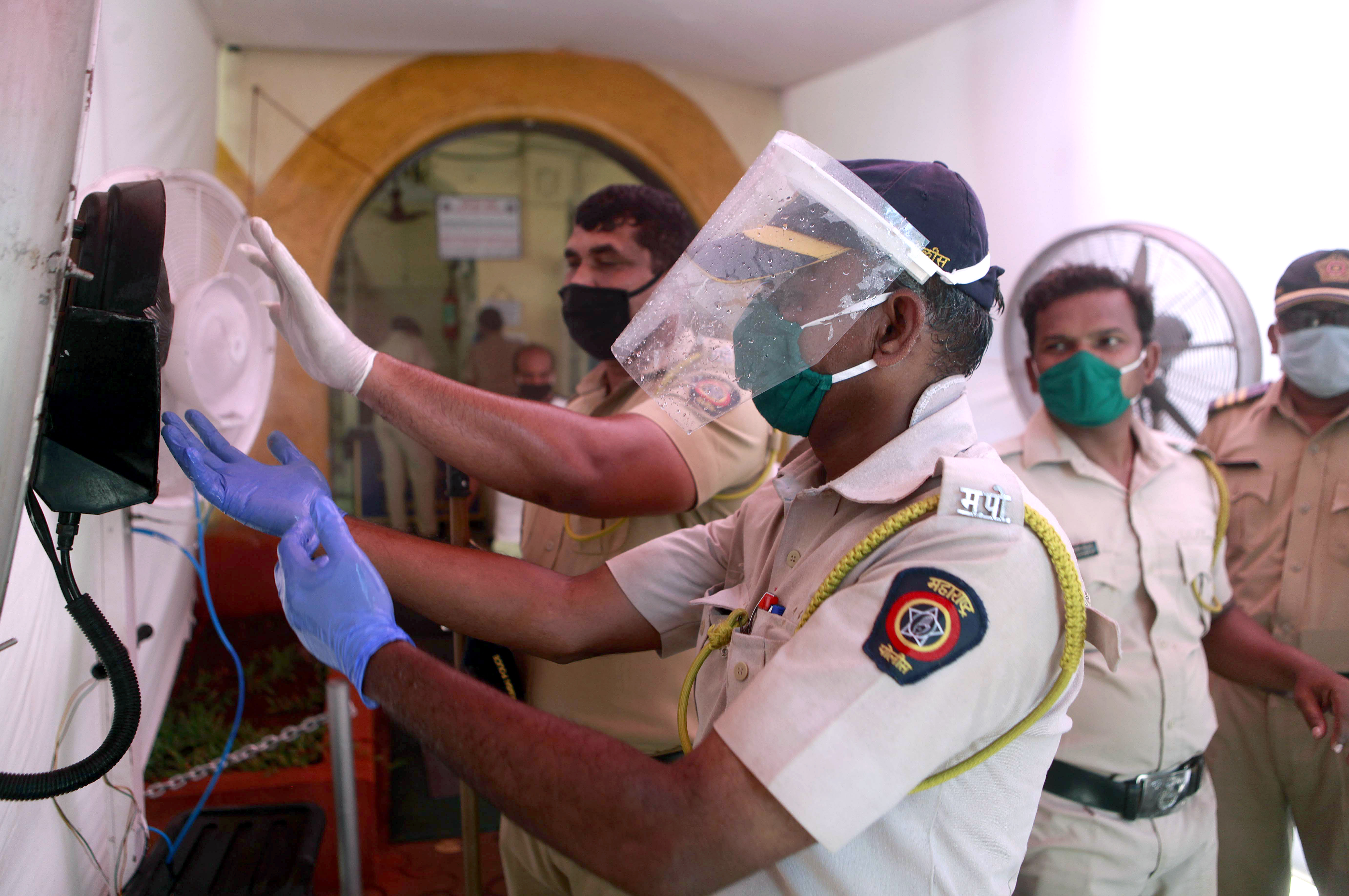 Fresh 121 Covid-19 cases in Maharashtra Police, total infections cross 9,000 till date