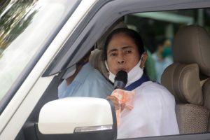 Mamata visits Rajabazar area in Kolkata; urges people to stay at home
