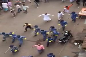 In Bengal’s Howrah, mob chases policemen, pelt stones for enforcing lockdown (VIDEO)