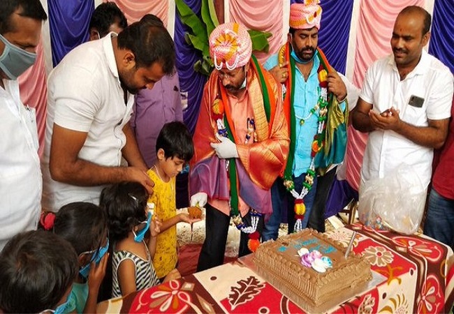 Karnataka: Turuvekere BJP MLA celebrates birthday with villagers amid lockdown