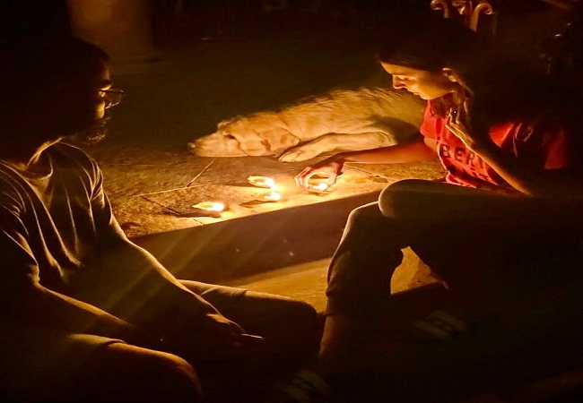 Virat, Anushka participate in PM Modi’s initiative as couple light diyas