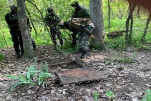 Army busts underground hideout in Pulwama