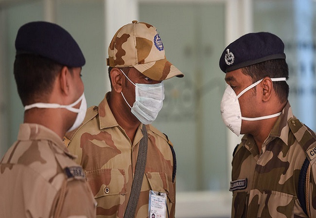 ICICI Bank donates 16000 masks, 1000 gloves to CISF personnel deployed at metro stations in Delhi