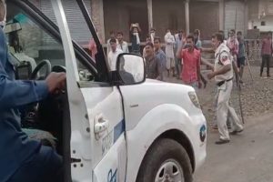 In MP, goons manhandle cops, hold them hostage for 2 hours; shocking pics emerge