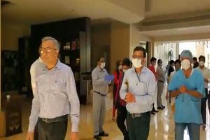 WATCH: Doctors Fighting COVID-19 gets warm welcome by 5-Star Hotel Staff’s