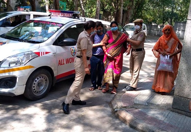 Delhi Police patrol staff shifts 38 pregnant women to hospitals during lockdown