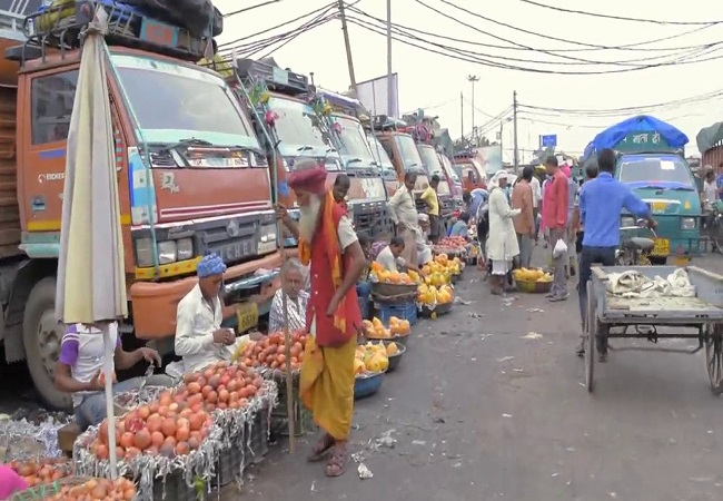 Delhi govt staggers timing of sale of vegetables & fruits at mandis, shopkeepers not impressed