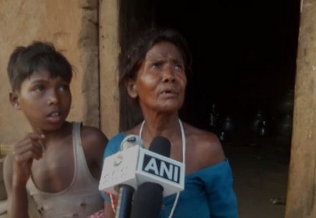 With no ration card 73-year-old faces hunger in Dantewada, Panchayat officer assures help