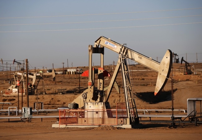 COVID-19 crisis: US oil prices plummets to negative for first time in history